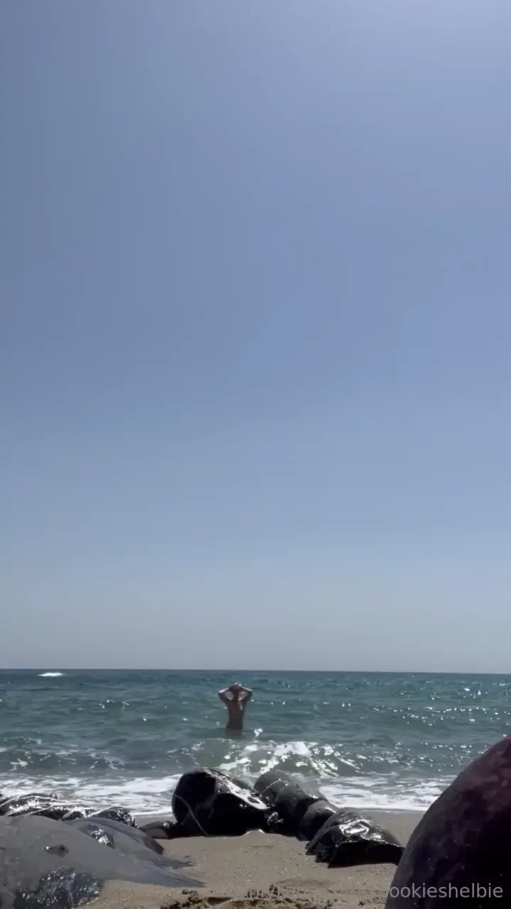 Teaser of a tease dm me for the full clip 