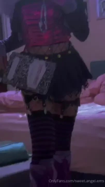 I m gonna be so so so sexy for halloweeeen both costumes were 400 plz 