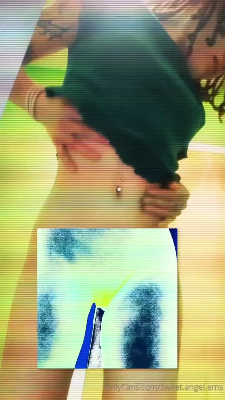 Sorry for being so hot and sexy- i don t know what s wrong with me 