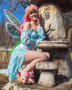 Going through my backlog and trying to decide which photoset to post part 2