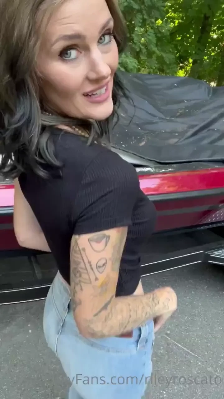 Let me spread my ass so you can slide in 