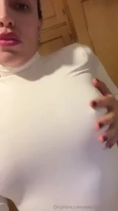 Estimula sus pezones de poco a poco muchas de nosotras somos s per