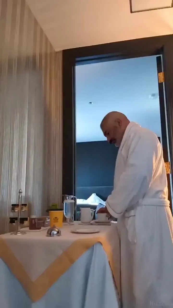 Dad s morning alone in the hotel 