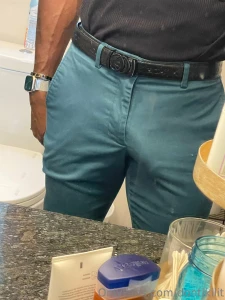 Come see this dick out the pants at dontiki
