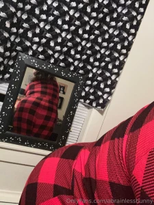 Tip me for a photos with my tits out