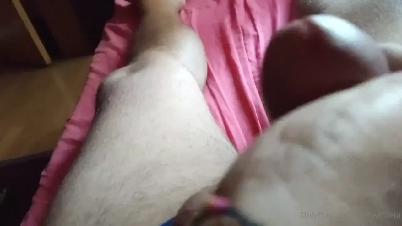 Rubbing my cock a little frotando un poco mi polla 
