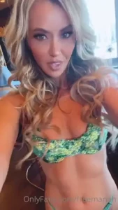 Describe me with one word part 47