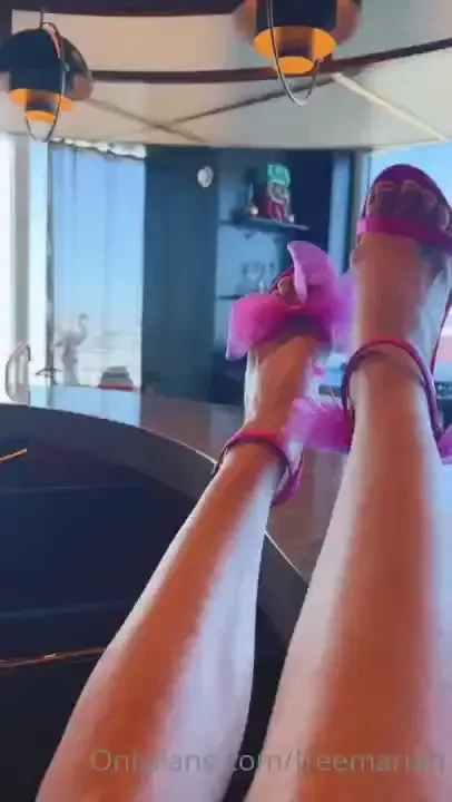 Happy toe tuesday enjoy my super soft feet 