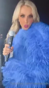 Scrolling thru my photos and god i miss performing