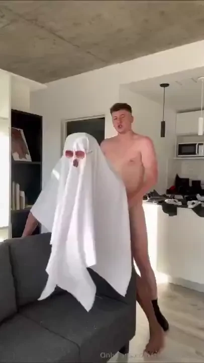 Gosth fucked i fuck a gosth lol come celebrate halloween with me that 