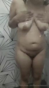 Uwu te gusta la vista con que agua te ba as fr a o caliente part 1