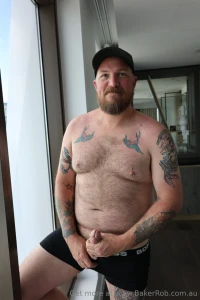 Gotta put on a show for the brisbane tradies