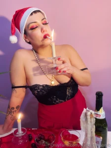 I hope you pamper your goddess with christmas gifts for each tip you