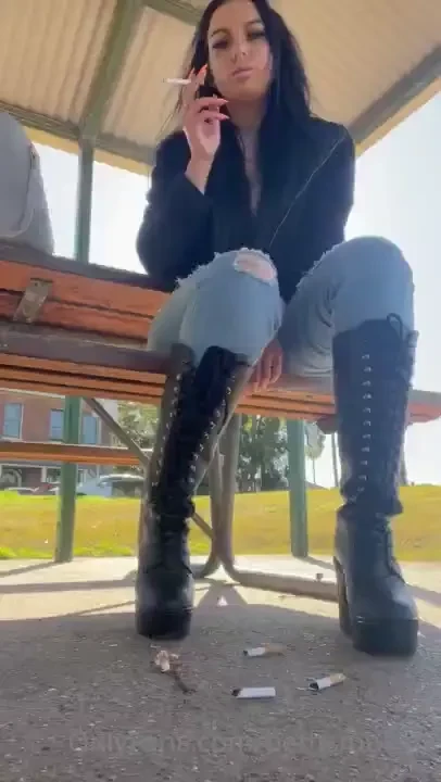 Love hate relationship with this custom i had to waste a few smokes 