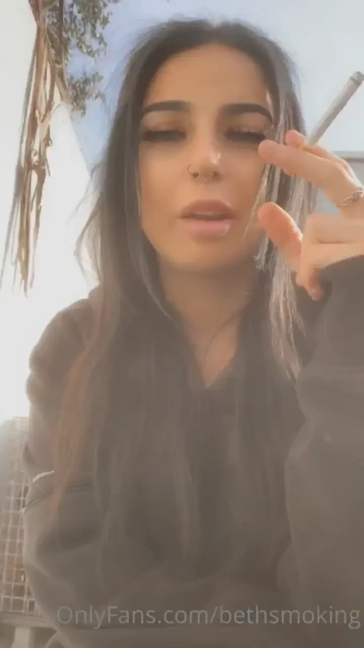 Love my morning tea break because it means coffee smoke and food 