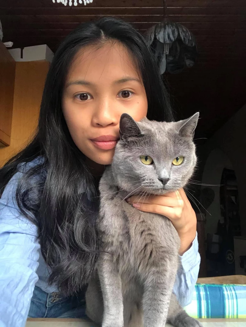 Chilli n with the cat 