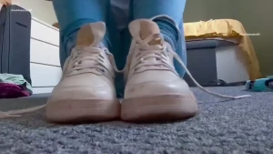 Feet lovers 12 hours walking around london safe to say i m very happy