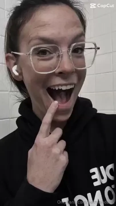 I really want to try having someone spit pre-workout into my mouth 