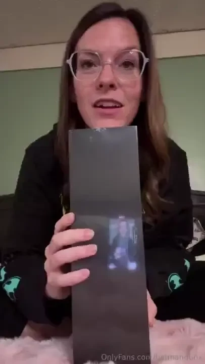 Unboxing of a new toy i got from my wishlist it s like the batwand 