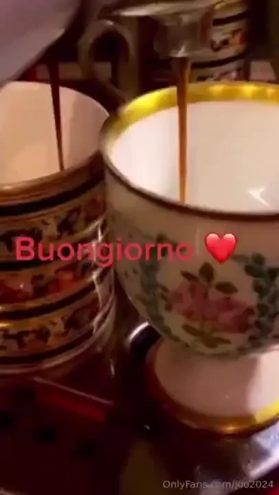 Divino caff il cui gusto rimane tutto il giorno in bocca 