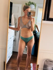 Fresh out of the shower quick snaps for you all forgot i had this bra