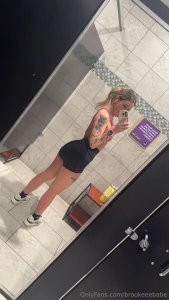 Heavy reps light outfit warm cheeks