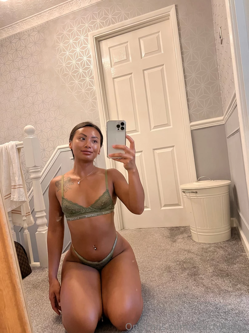 Spread my legs so you can play with my pussy 