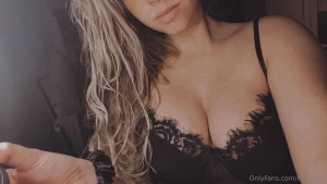 Cum and play with a mama like me https onlyfans com u306381107 part 1