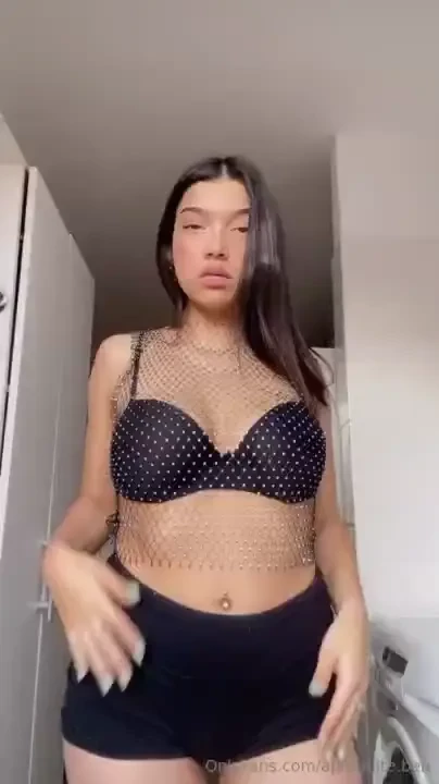 Guarda cosa mi sono appena messo o devo togliermelo subito 