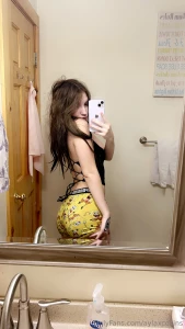 Bed head part 106