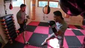 6 days to go until i fight keeping the hands sharp with coach andy lee