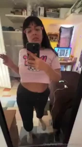 Hace mucho que no ten a espejo para verme y me encanta porque les