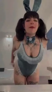 Sigo arregl ndome ya casi 15 min m s