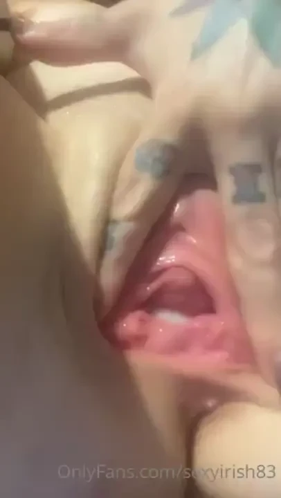 I love playing with daddy s cum after he s just filled my pussy up 