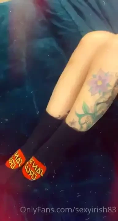 So which one of my subscribers left their socks amp jumper at my house 