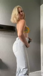 Squeeze hop hop wiggle do you like my bikini