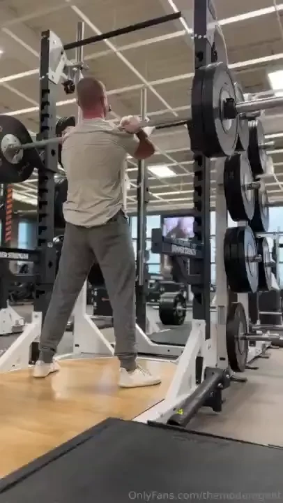 Big lifting milestone for me 225 in the front squat will start to open 