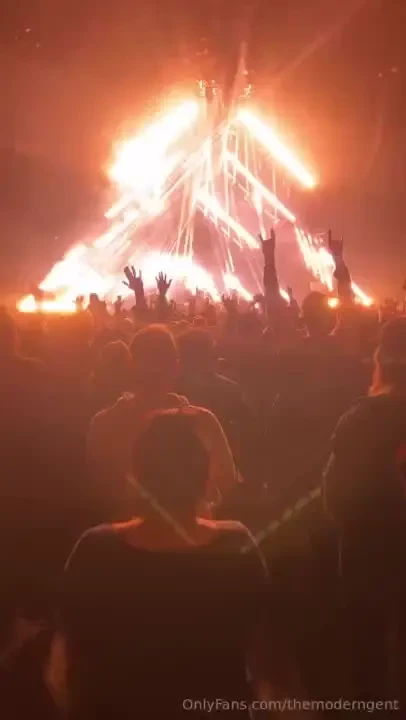 Queens of the stone age put on a great concert 