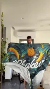 I like to shake it move it