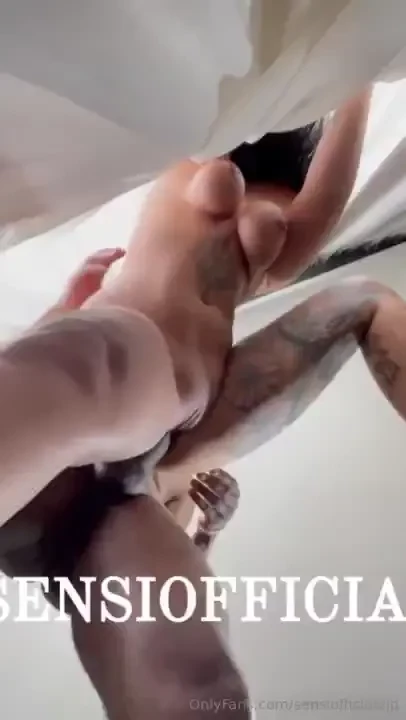 Watch me stretch queeniegeevip soaking wet pussy with my solid 10in 