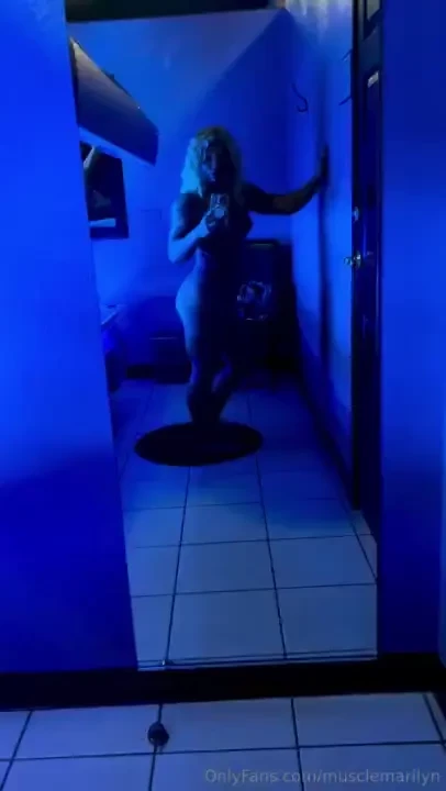 How muscle marilyn keeps up her tan year round 