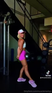 Some posing and flexing between sets