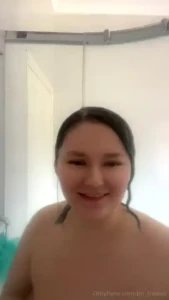 Enjoy me jamming out in the shower posting content into the dms today part 1
