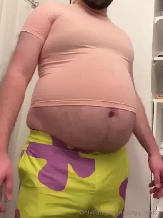 A little patrick star cosplay lol 