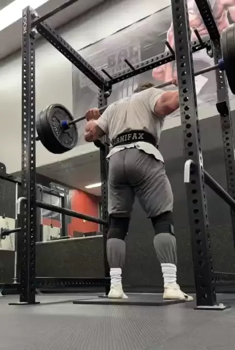 Bulk going well got 500 for 3 and slowly getting stronger again 