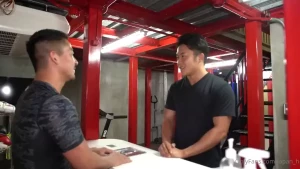 Stretching shops are common throughout the city the trained body of