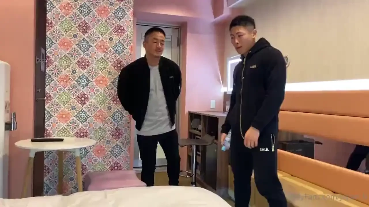 Chin_kou real at the hotel with chin_kou touch each other s dicks with 