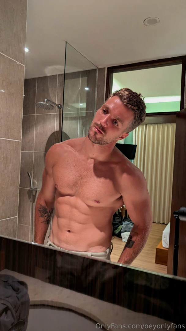 This is the sexiest apartment i ve stayed in it s in the jungle 