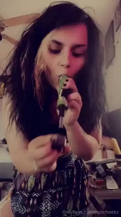 Eat spit get dicked w the lights on 