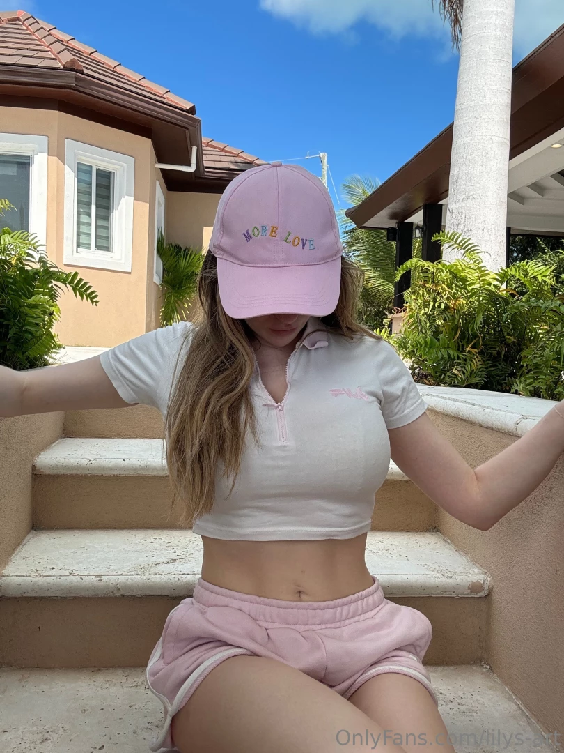 Sunny day huh you think this top works for it 